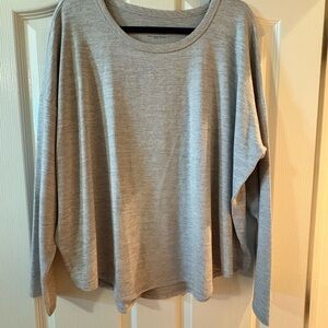 Time and Tru Light Gray Long Sleeve Top